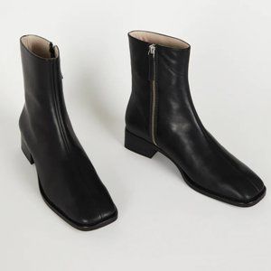 NWOT (box) intentionally blank tour black leather square toe ankle boot